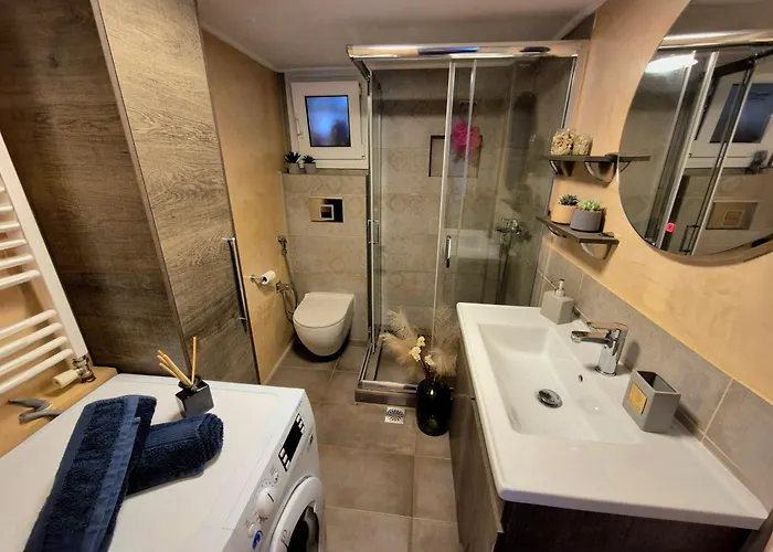 Daire Beach Apartment PalaiónTsiflíkion