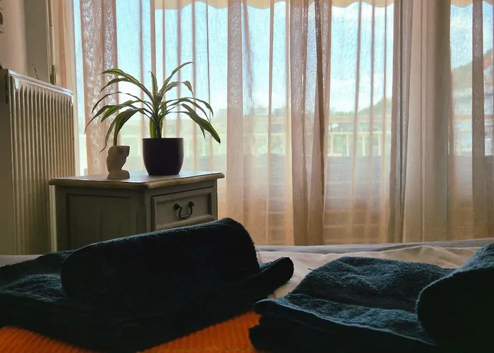 Beach Apartment PalaiónTsiflíkion