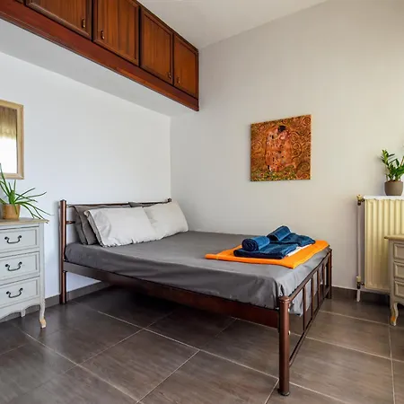 Beach Apartment *